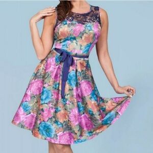 Tatyana Bettie Page - Mirabelle Floral Dress - XL Fit n Flare Retro Pin-up Style